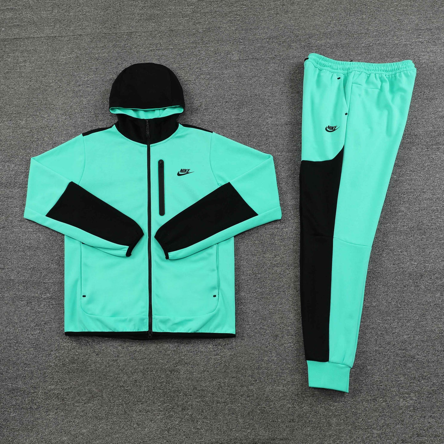 Nike Tech Fleece - Light green & Black