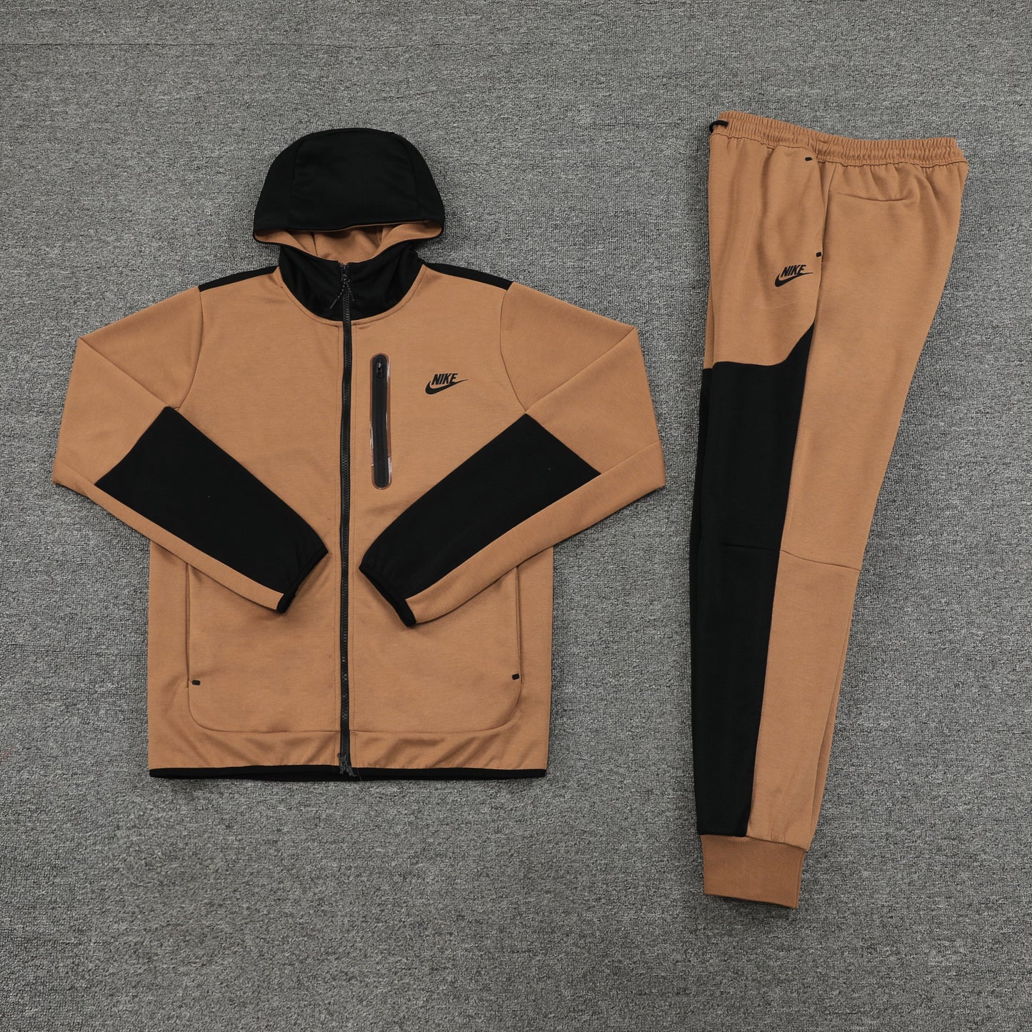 Nike Tech Fleece - Brown/Black