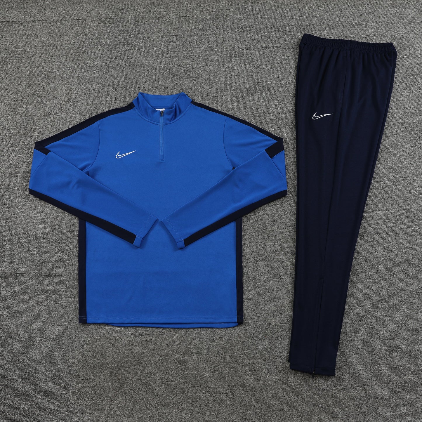 Nike Dri-Fit - Full Blue